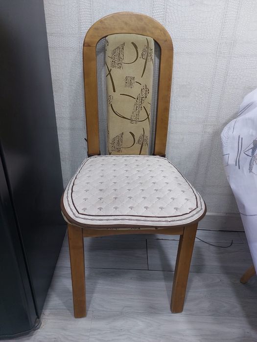 Продам стулья 6 штук