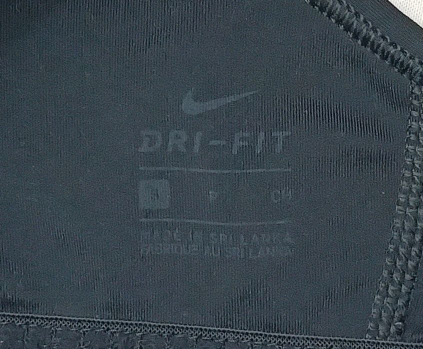 Nike DRI-FIT Bra оригинално бюстие S Найк спорт фитнес тренировки