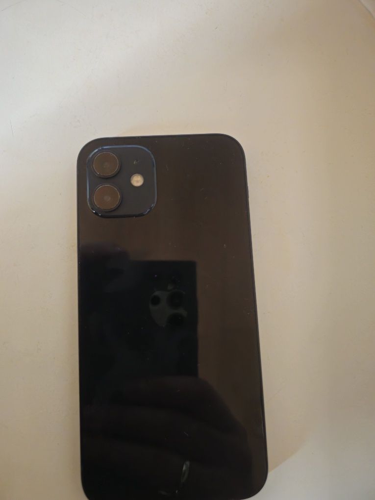 Iphone 12 128gb - неразличим от нов