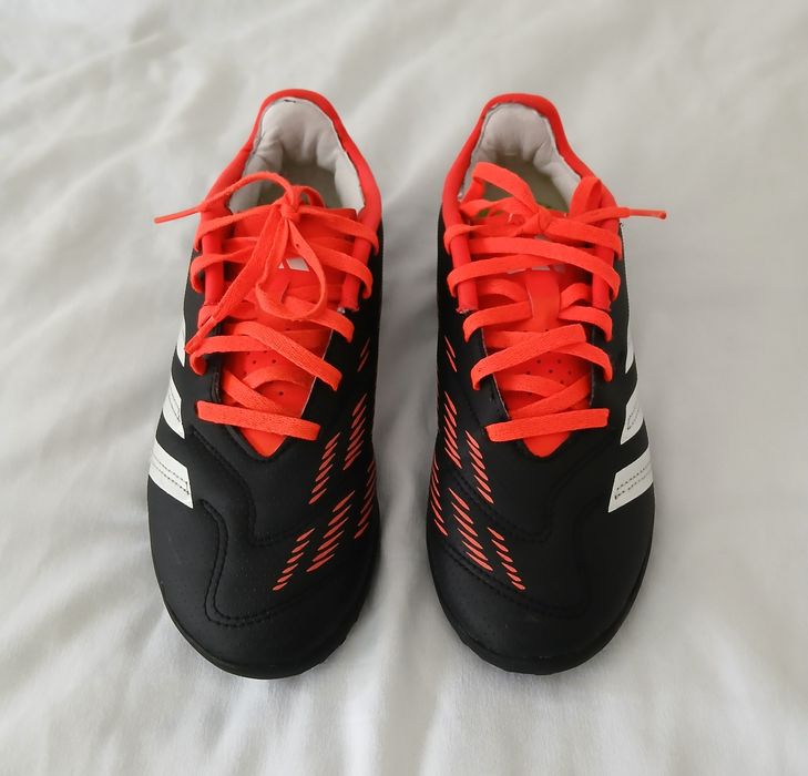 Adidas Predator pt copii marimea 37,5    22cm interior.