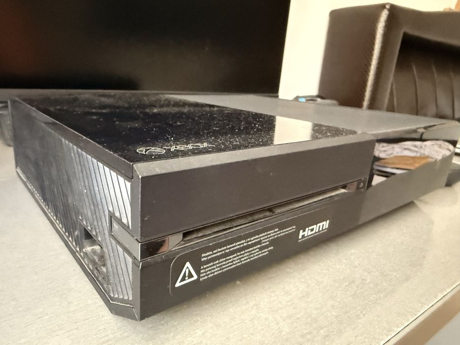 xbox one 512 Gb + 2 controlere