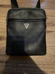 Мъжка чанта Guess