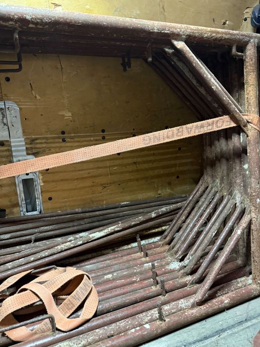 Schela metalica - Italia