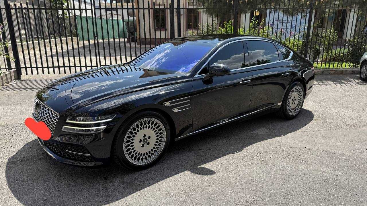 Hyundai Genesis 80