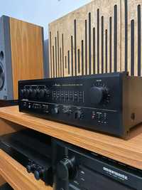 Accuphase E-206.