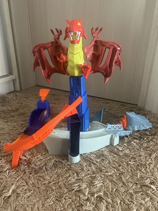 Pista de lansare Hot wheels dragon