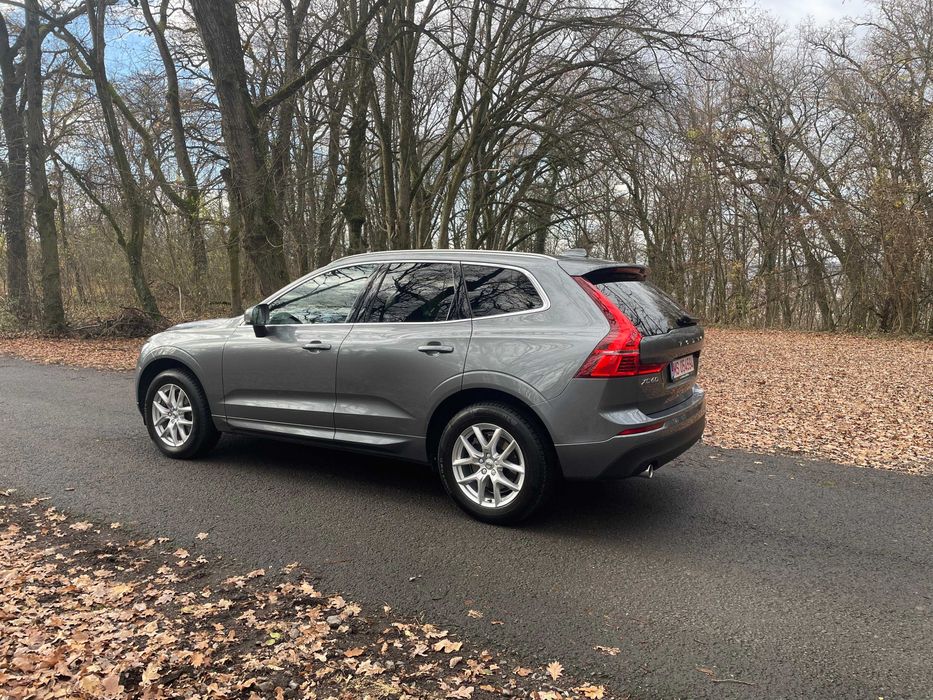 VOLVO XC60 B4 Diesel AWD, Momentum Pro Mild-Hybrid Pavilion Panoramic