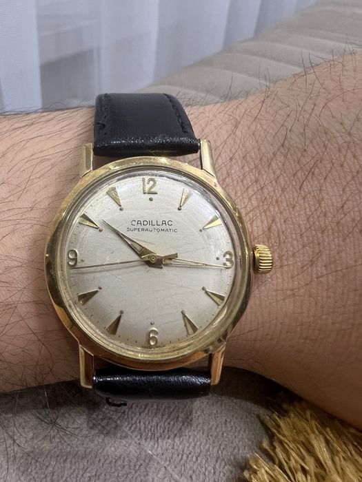 Часы золото . Винтаж . Cadillac