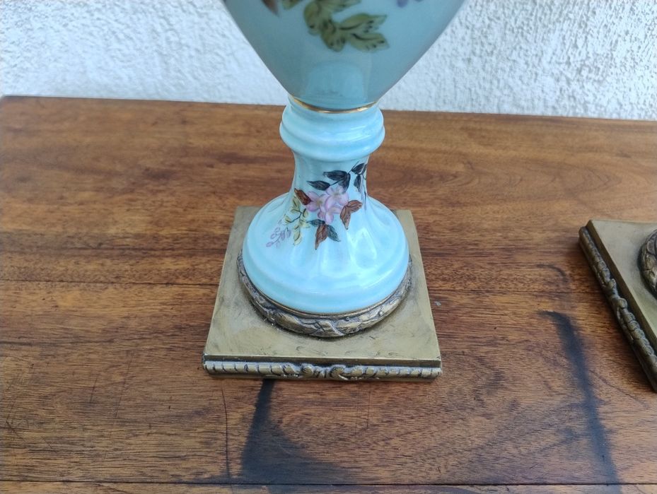 De vânzare set de vaze/amfore vechi din porțelan cu motive florale