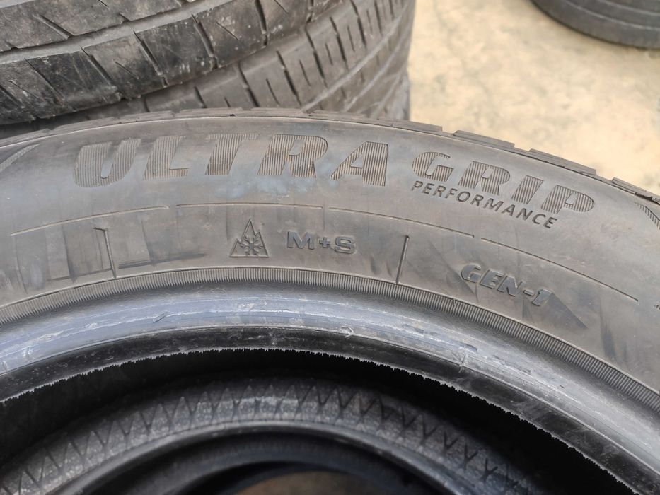 2бр Зимни гуми 225 60 18 - Goodyear