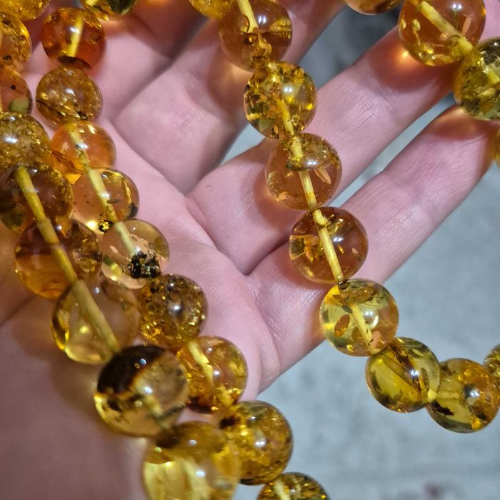 Продам набор ожерелье (бусы)и браслет из натурального янтаря.