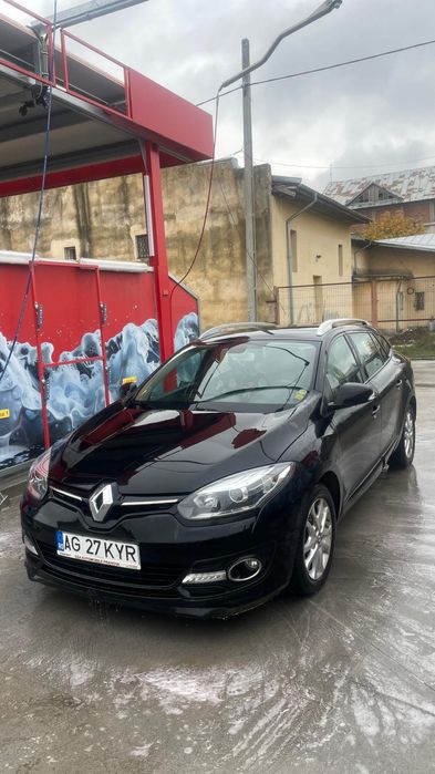 Vând Renault Megane sau Volvo XC 60 2010