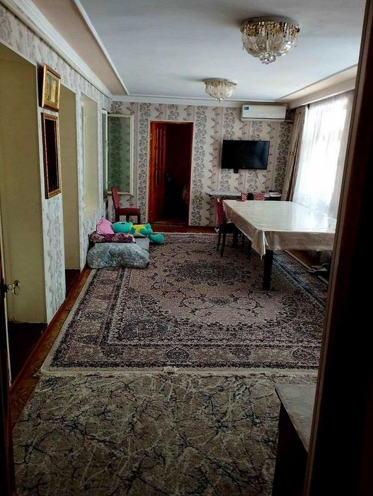 Tinchlik metrosidan 5 daqiqa, burchak hovli 2,7 sotix