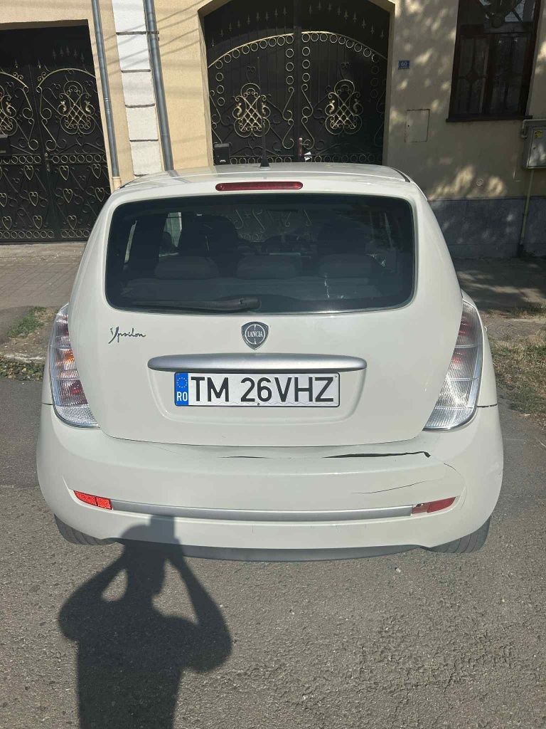 Lancia ypsilon  coupe