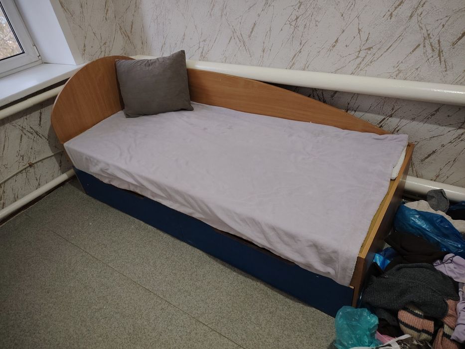 Продам кровать в хорошем состоянии самовывоз