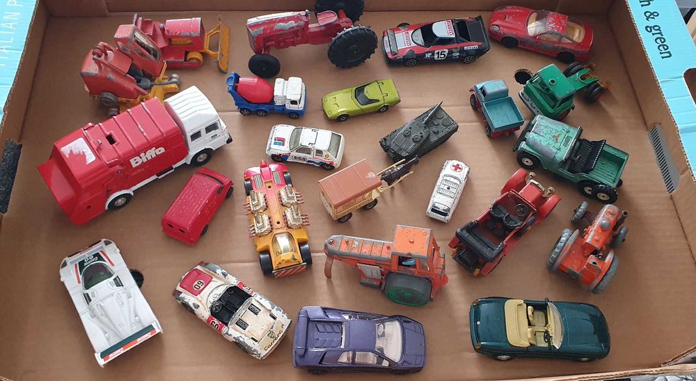 Matchbox и други ретро колички, играчки и модели