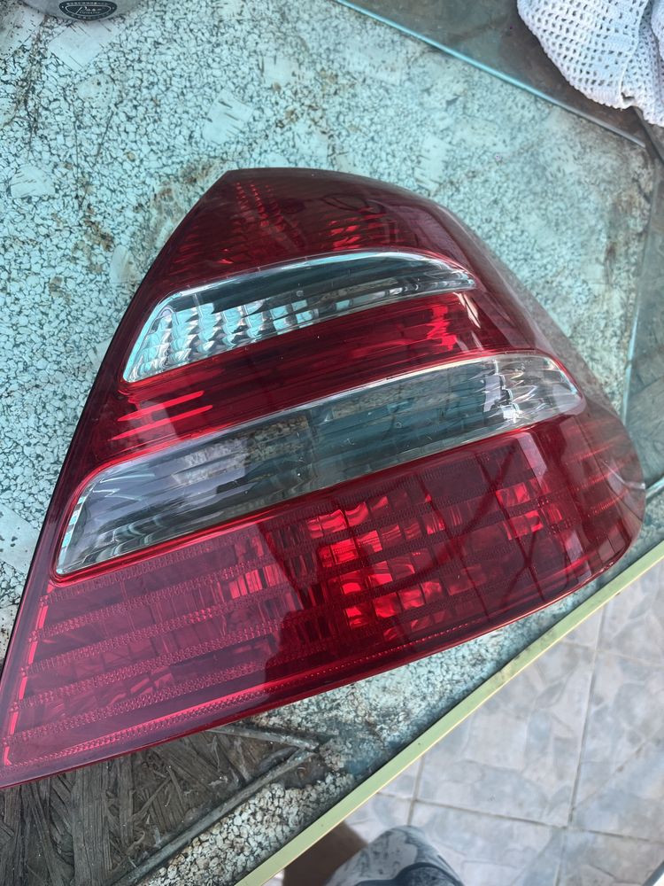 Mercedes w211 - десен стоп