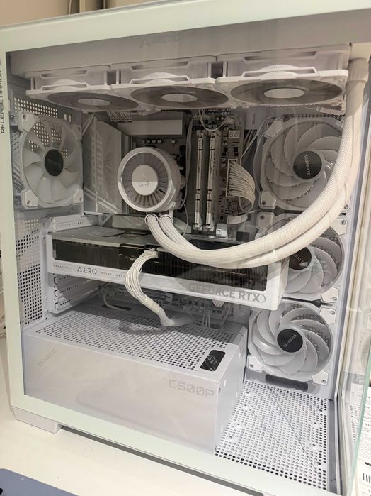 PC GAMING ULTRA Ryzen 9 9950X, RTX 5070 AERO, 64GB 6000Mhz