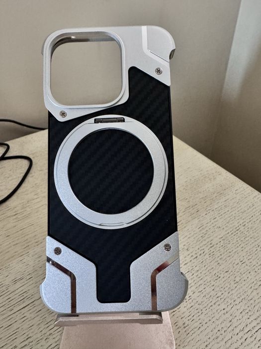 Продам чехол для Iphone 15 Pro