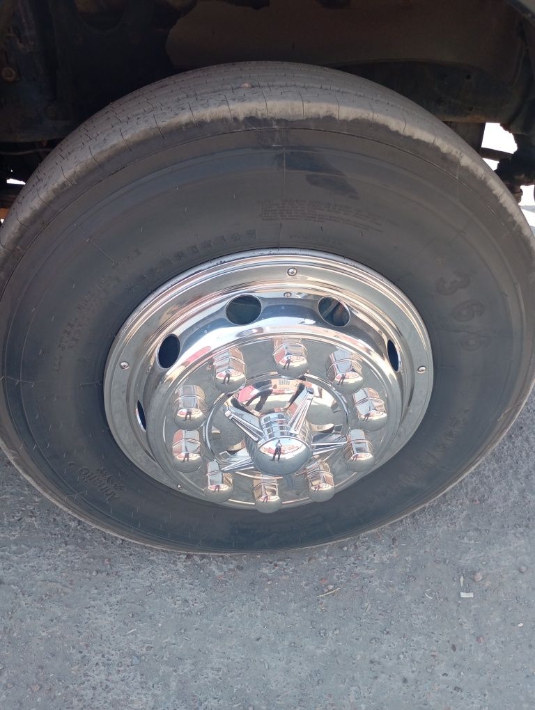 Kamaz prisep sotiladi