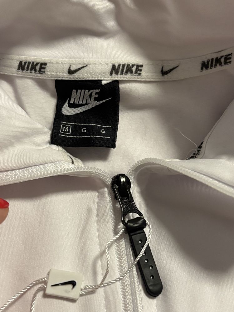 Комплект амцунг и долнище Nike M и L размер