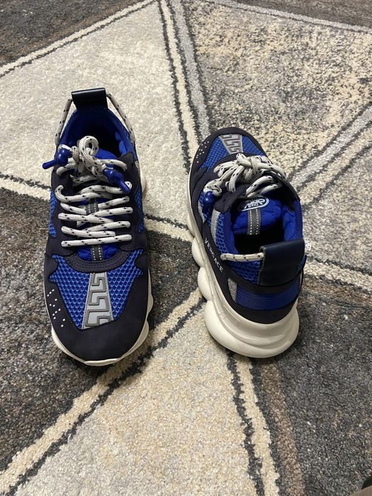 Versace chain reaction