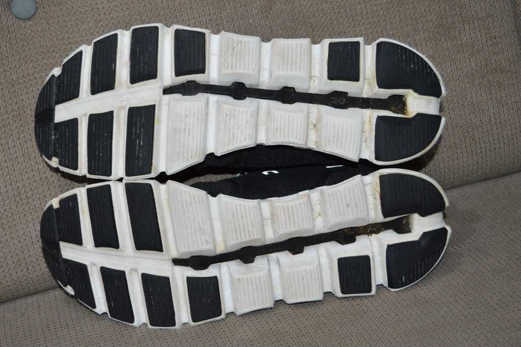 Adidasi alergare ON Cloud 5 marimea 46