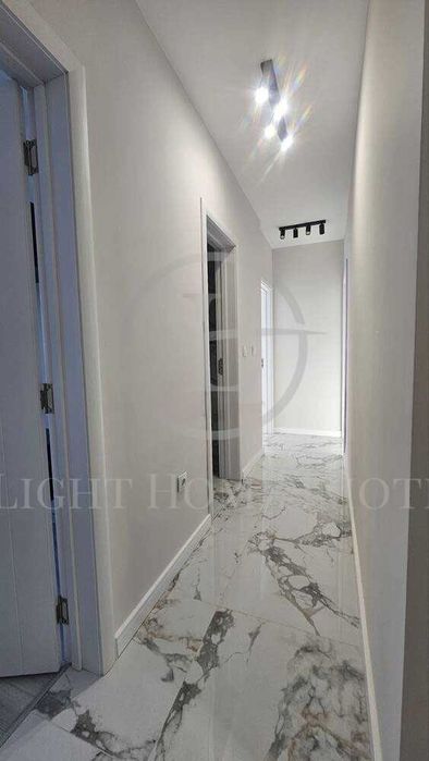 Продава се Тристаен апартамент в Пловдив, Гагарин - 121 кв.м за 1612 €/кв.м - Снимка #9