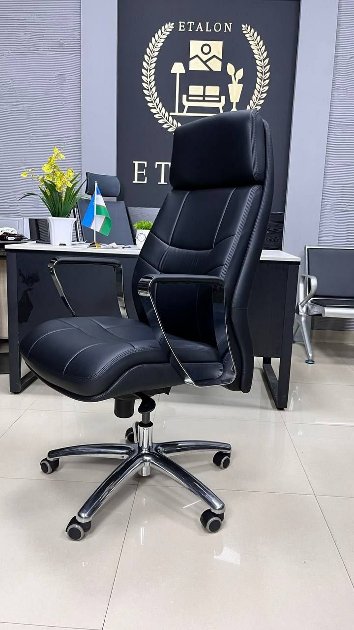 Офисное кресло для руководителя модель Henon