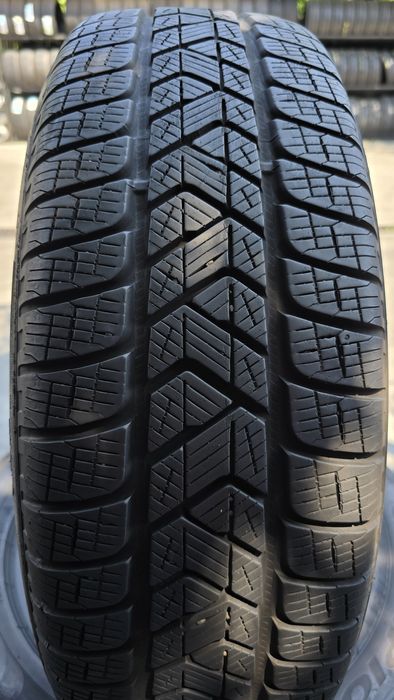 4 anvelope iarnă Pirelli 215/60/17 - 6 mm
