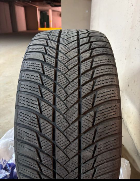 Продавам зимни гуми 255/40/20