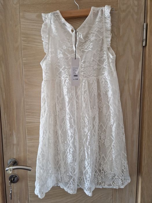 Бяла лятна рокля