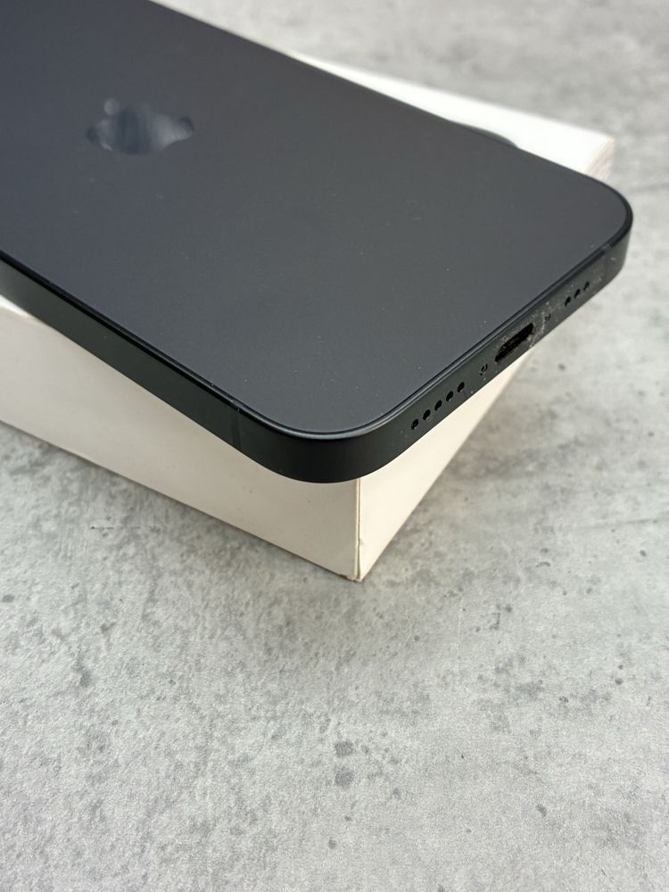 iPhone 16e 128GB Black 12 цикъла