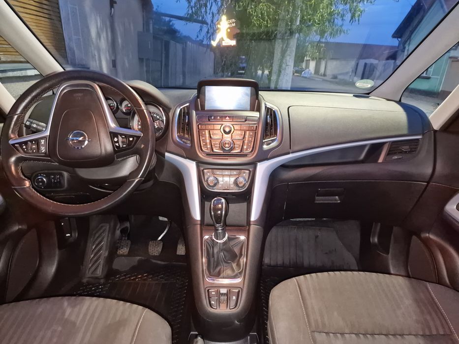 Vând Opel Zafira 2014