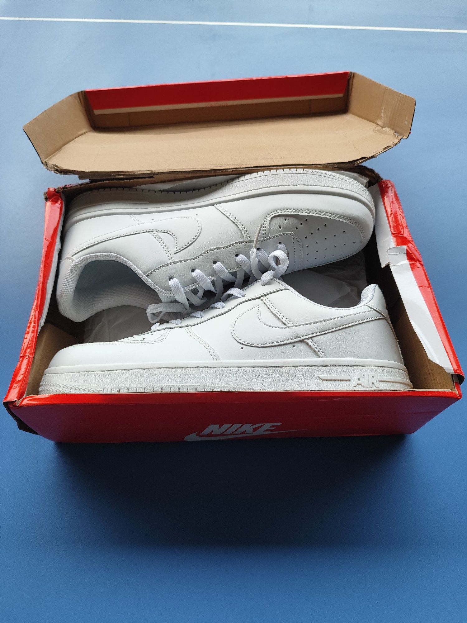 Nike air force .