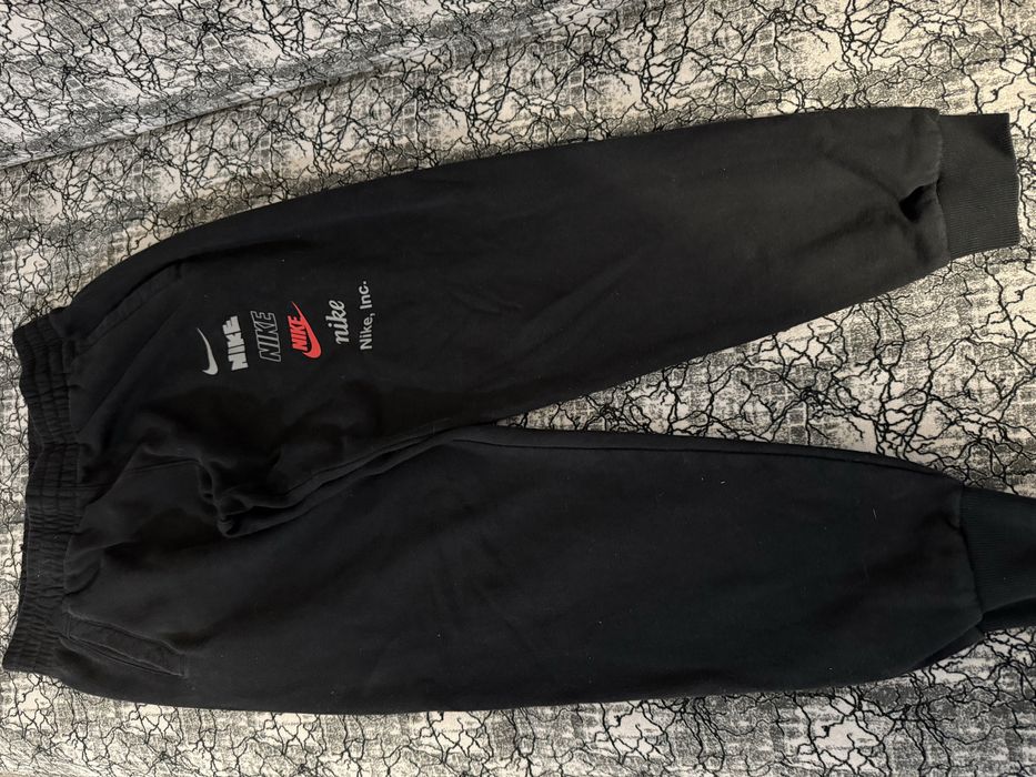 Запазено спортно долнище Найк