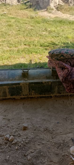 taraktor yuribturibdi