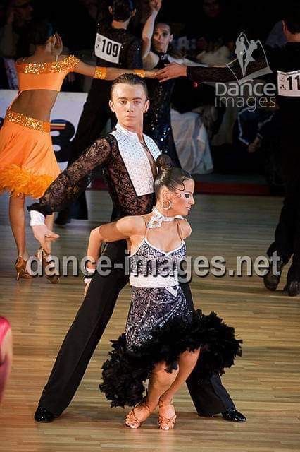 Първи сватбен танц