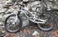 Bicicleta downhill carbon Yt Tues