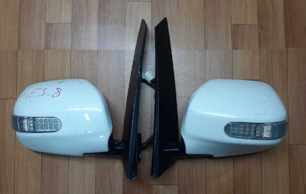 Продам Зеркало заднего вида с повторителем Toyota Estima 30 / 40