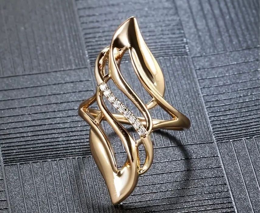 Inel suflat cu aur D8