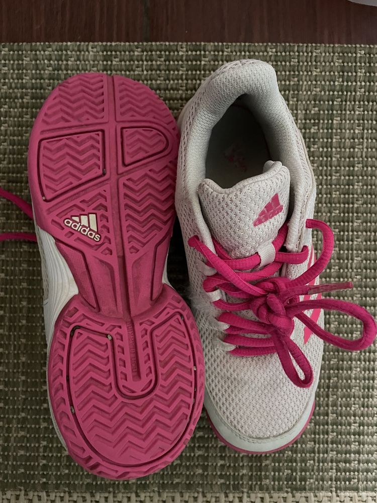 Кроссовки для тениса adidas