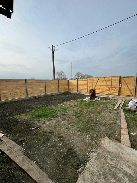 Proprietar, vând casa verde parter + etaj, la cheie.