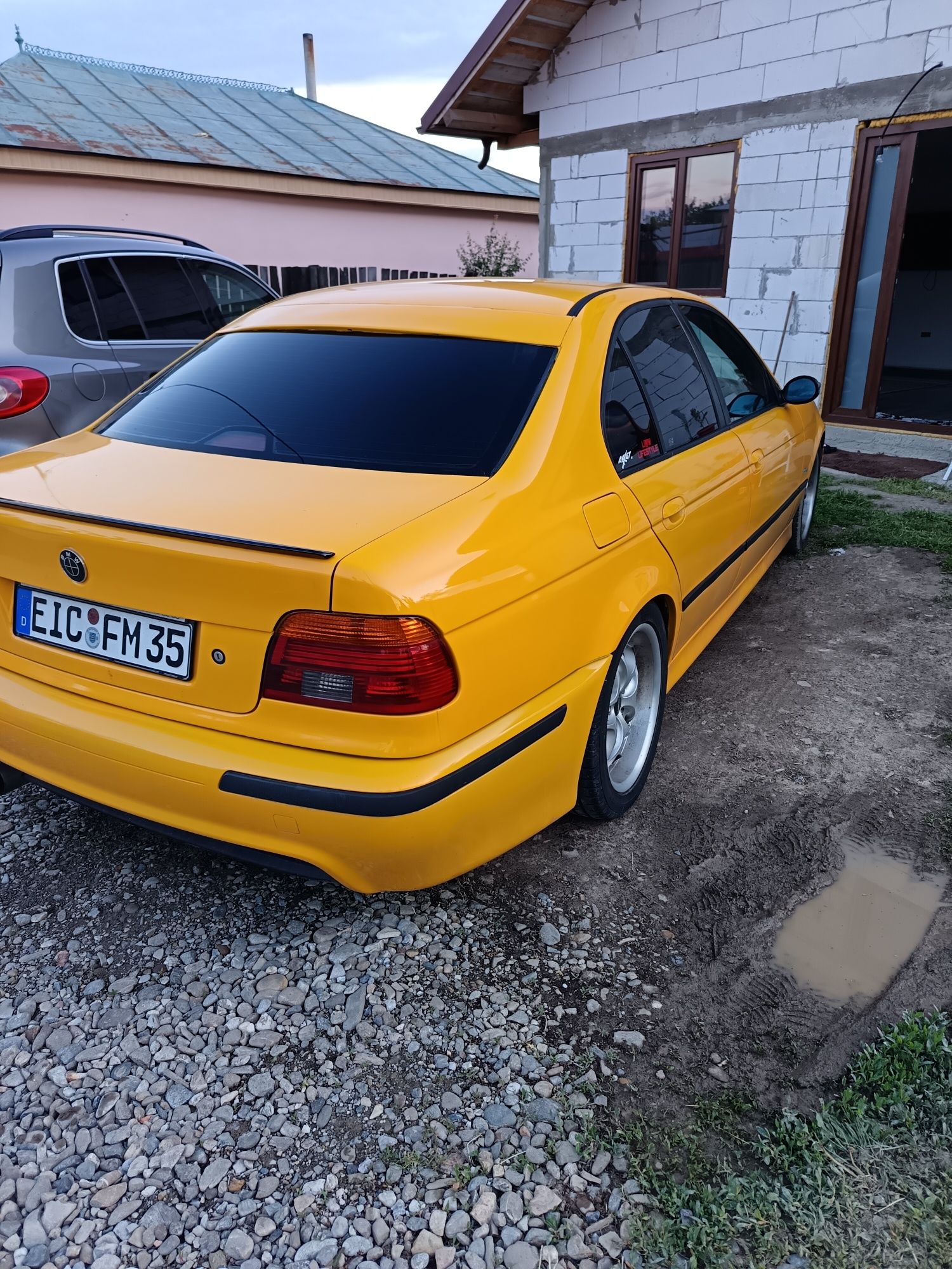 BMW 523i e39 fara rugina