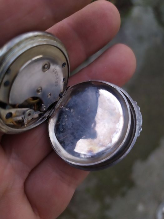 Стар сребърен джобен часовник