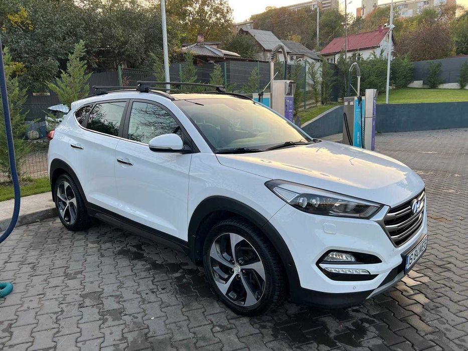 Hyundai Tucson – 2,0 CRDI, 180 cp, cutie automata - tractiune 4x4