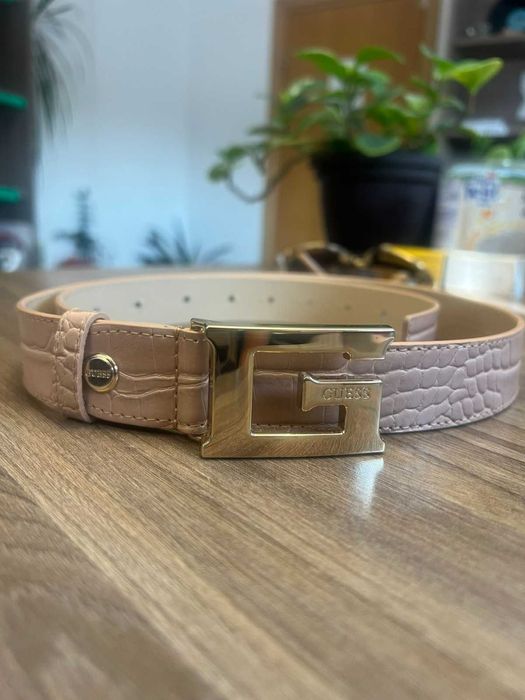 Кожен колан guess