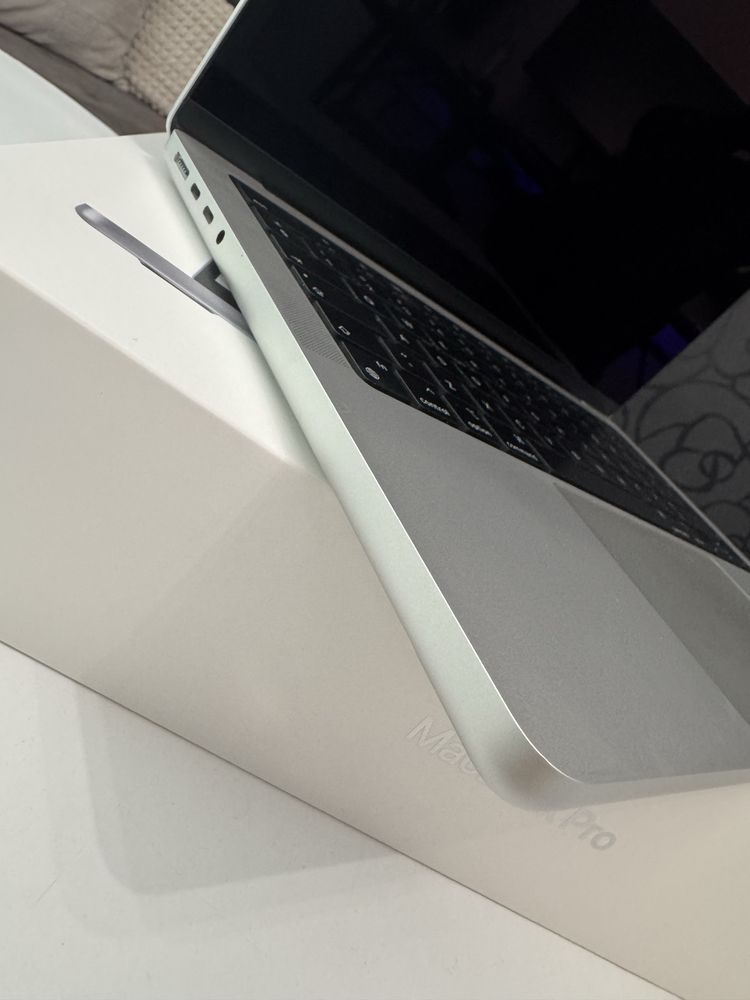 MacBook Pro - M1 Pro 16GB 1TB SSD
