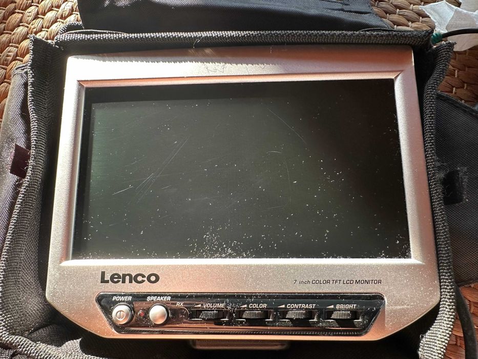 dvd player cu doua monitoare Lenco