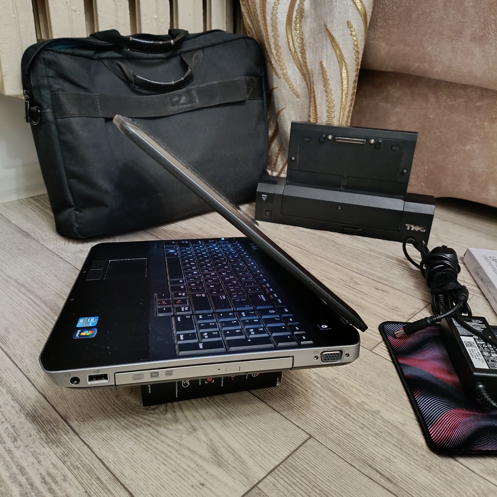 DELL Latitude 15_E5520/Core i7/SSD-128GB/Сумка,док-станция, мышка.